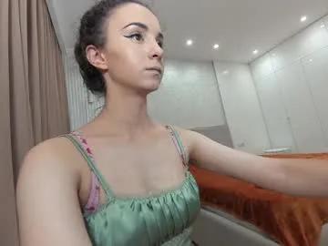ehotlovea from Chaturbate